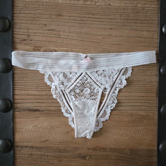 Victoria's Secret Very Sexy Cheekini Peekaboo Lace Panty sz S New White - Picture 2 of 4